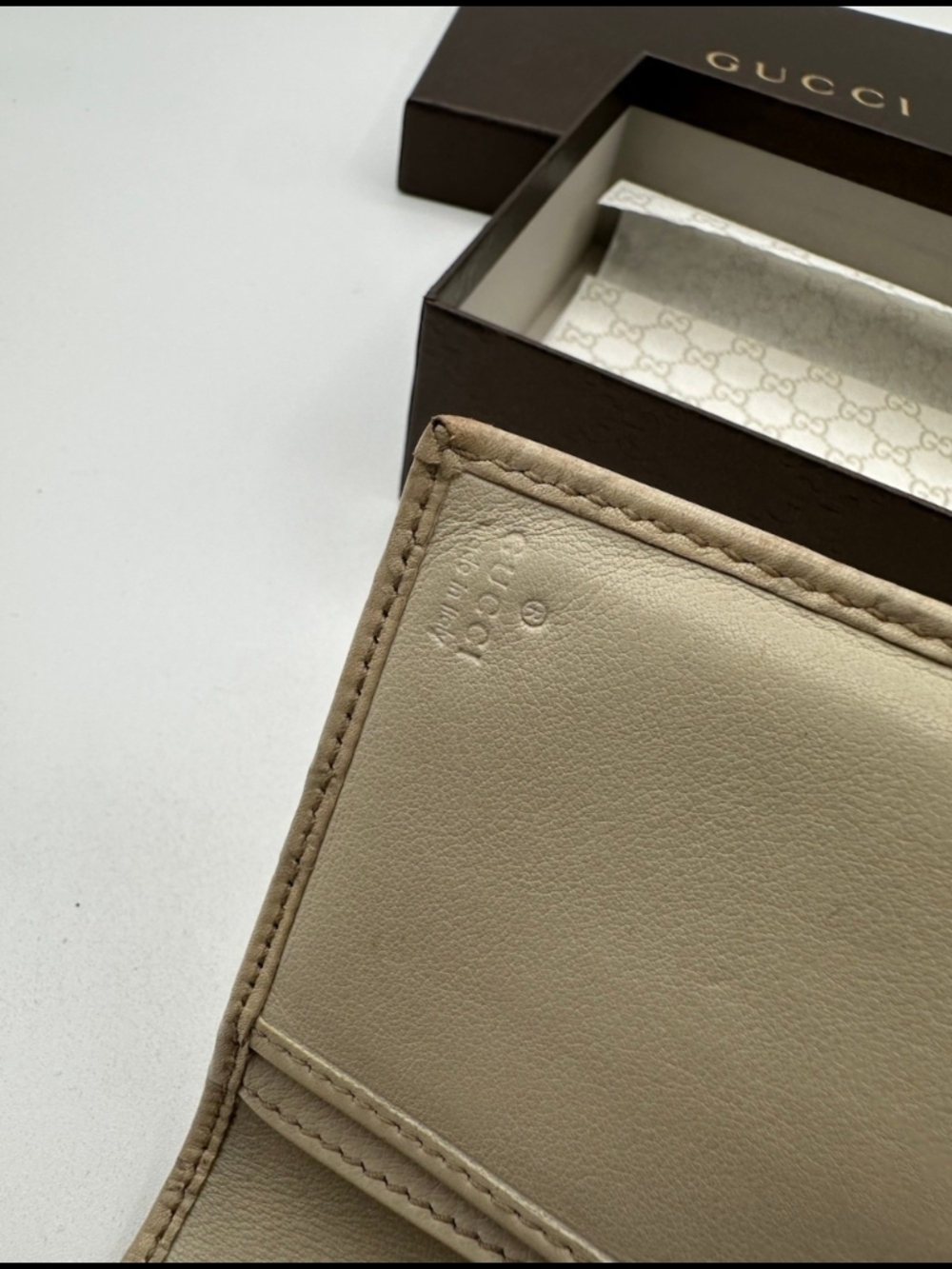Gucci Beige Signature GG Continental Wallet with Gold Plaque - Picture 12 of 12